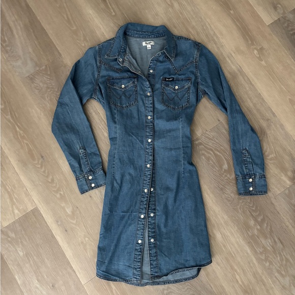 Wrangler Blue Long Sleeve Buttoned Midi Dress - Picture 1 of 5